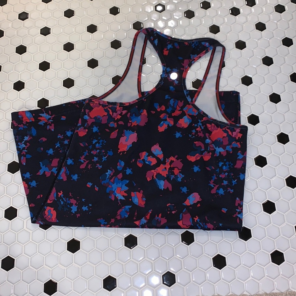 RARE lululemon size 6 tank top
